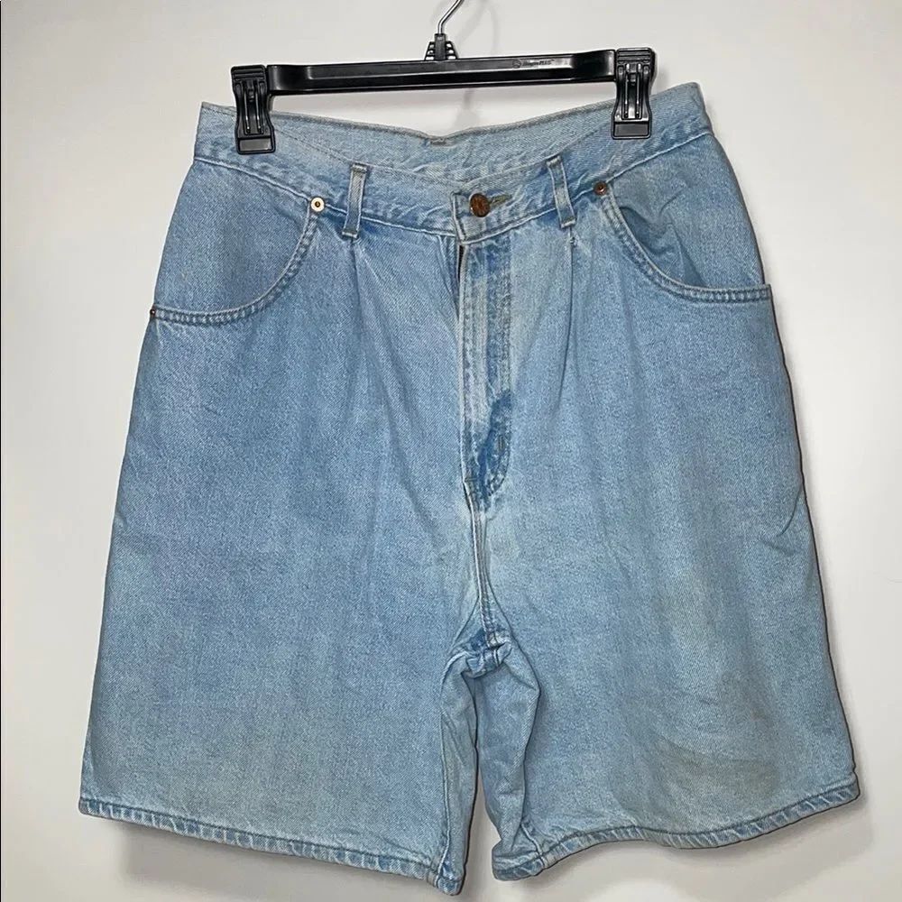 Vintage Light Blue Jean Shorts with High-Waisted Cutoff Design